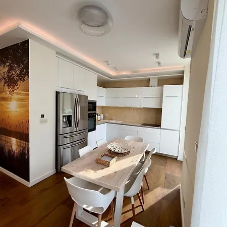 Lägenhet Balaton Skyline Penthouse - Jacuzzi - &
