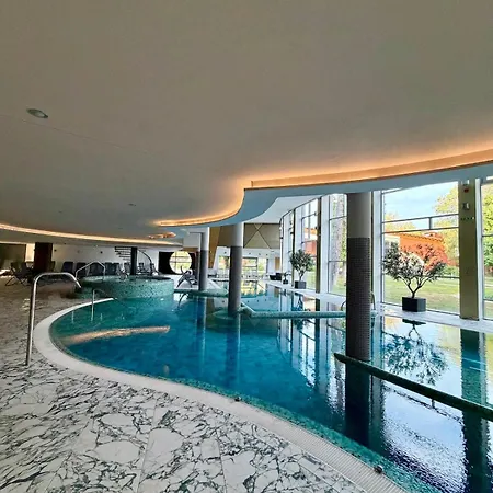 Balaton Skyline Penthouse - Jacuzzi - & * Siófok